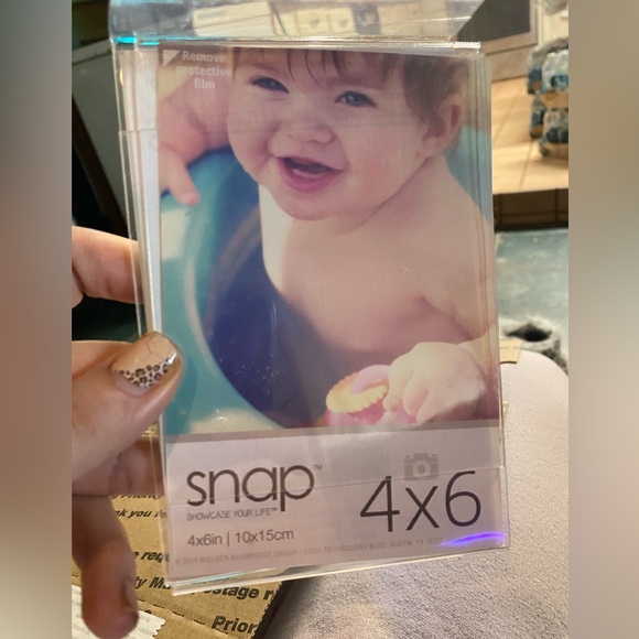 Accents 2 Pack Self Standing Plastic Photo Frames 4x6 Perfect For